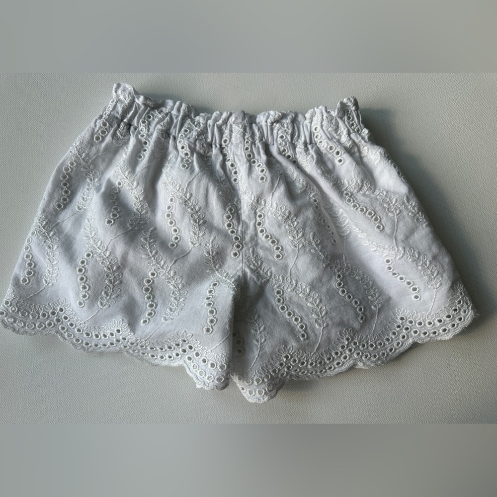 Zara girl’s High Waist White Shorts with Eyelet Pattern. Size 12-18M. - Picture 2 of 5